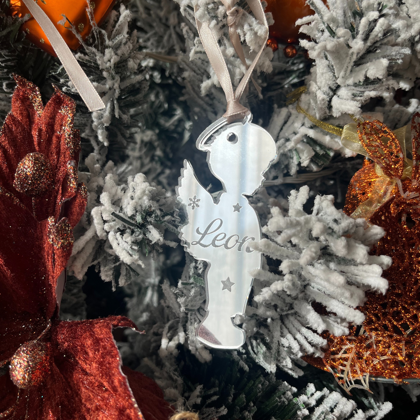 👼 Božićni ukras od pleksiglasa – Anđeo (Muški)